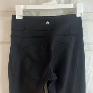 Lululemon black yoga pants size 6. Inseam is 28 inches
